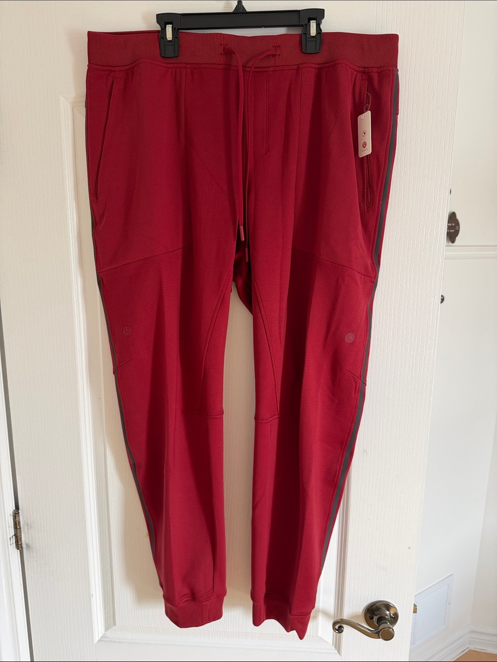NWT Lululemon Textured Tech Jogger